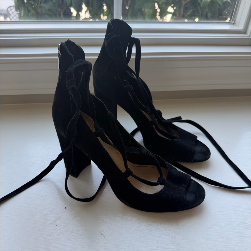 Vince Camuto Tannen Black Suede Laceup Block heel sz 10